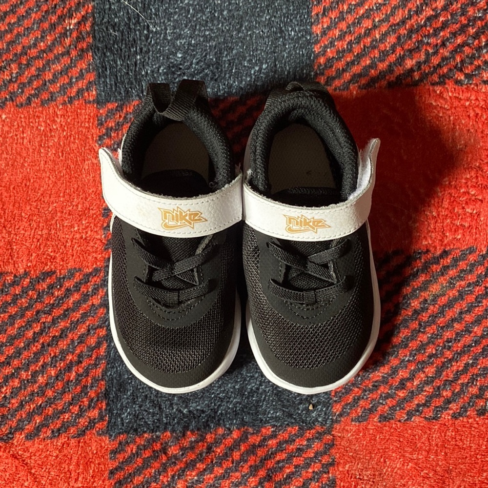 Toddler Nike shoes